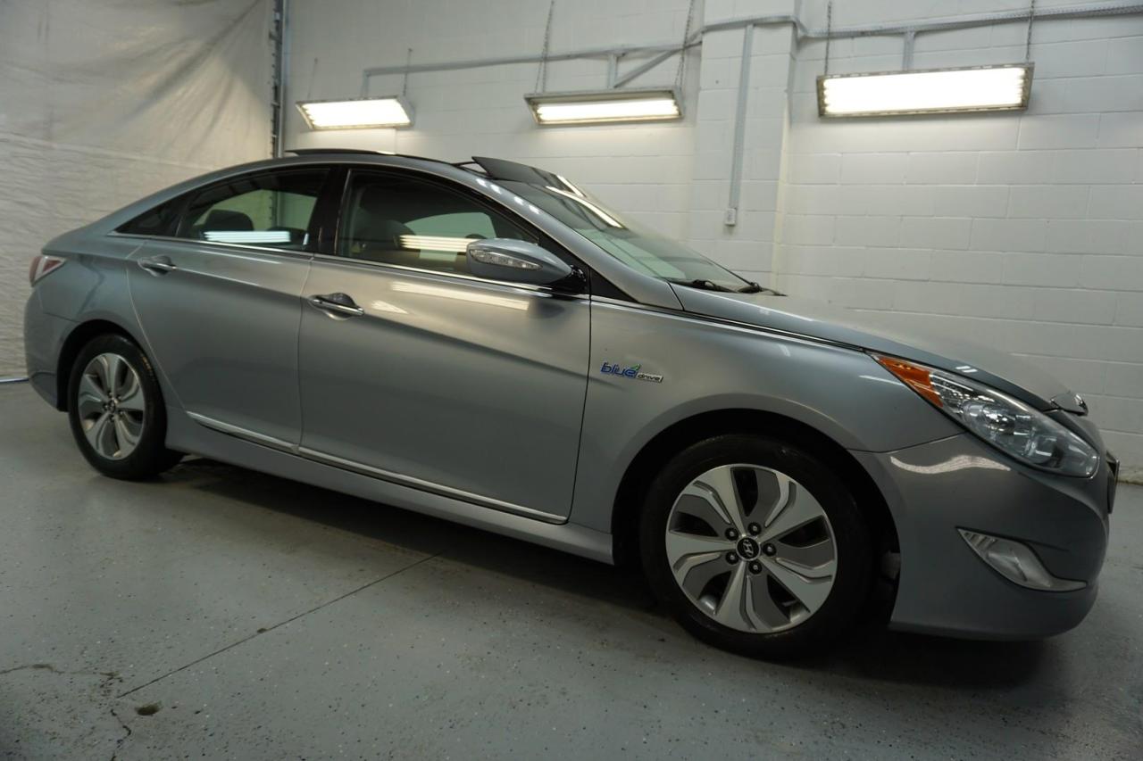 2015 Hyundai Sonata Hybrid LIMITED CERTIFIED *HYUNDAI SERVICED* CAMERA PANO ROOF BLUETOOTH HEATED SEAT - Photo #1