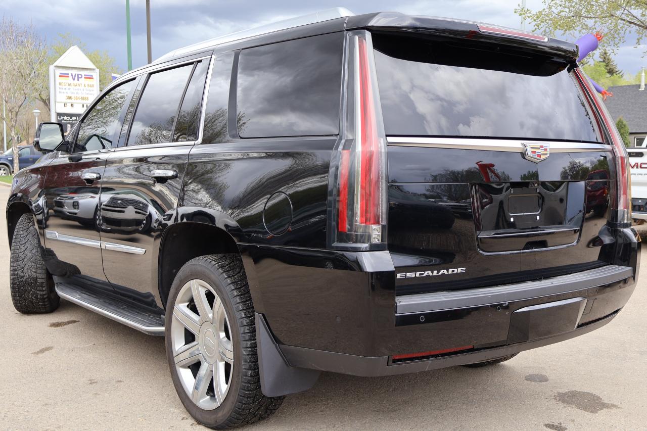 2017 Cadillac Escalade LUXURY - Photo #3