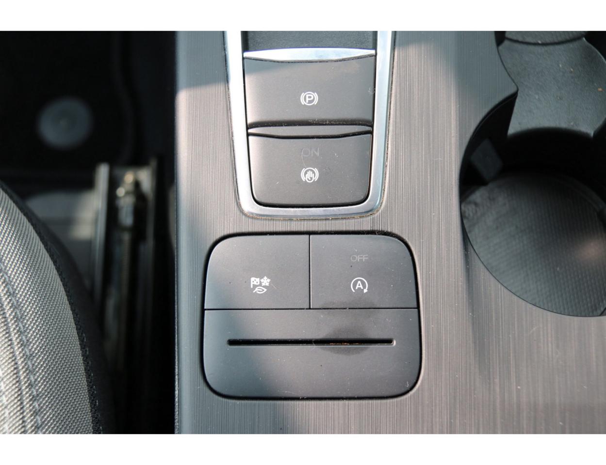 2020 Ford Escape SE AWD - Photo #28