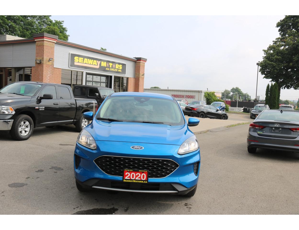 2020 Ford Escape SE AWD Photo