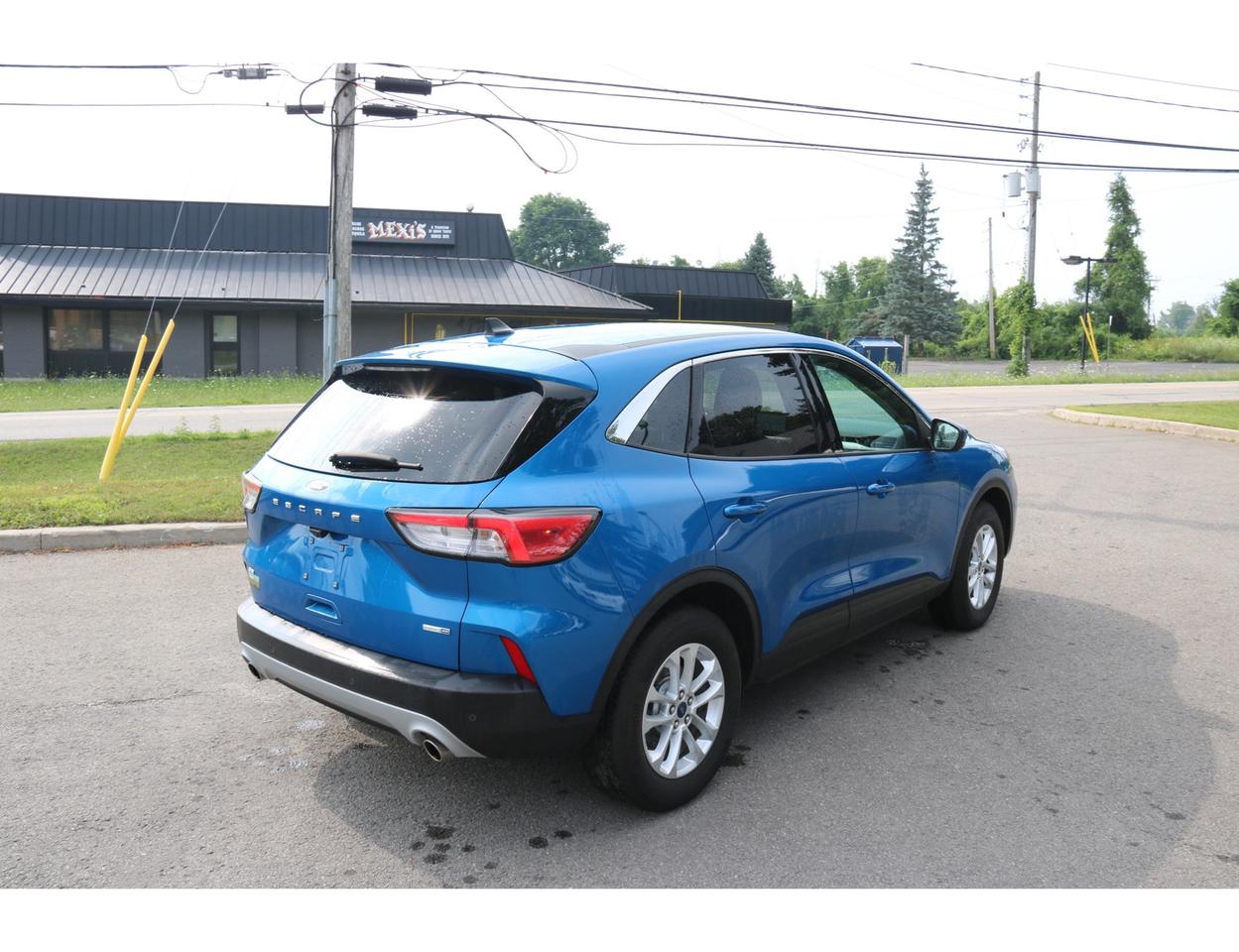 2020 Ford Escape SE AWD Photo