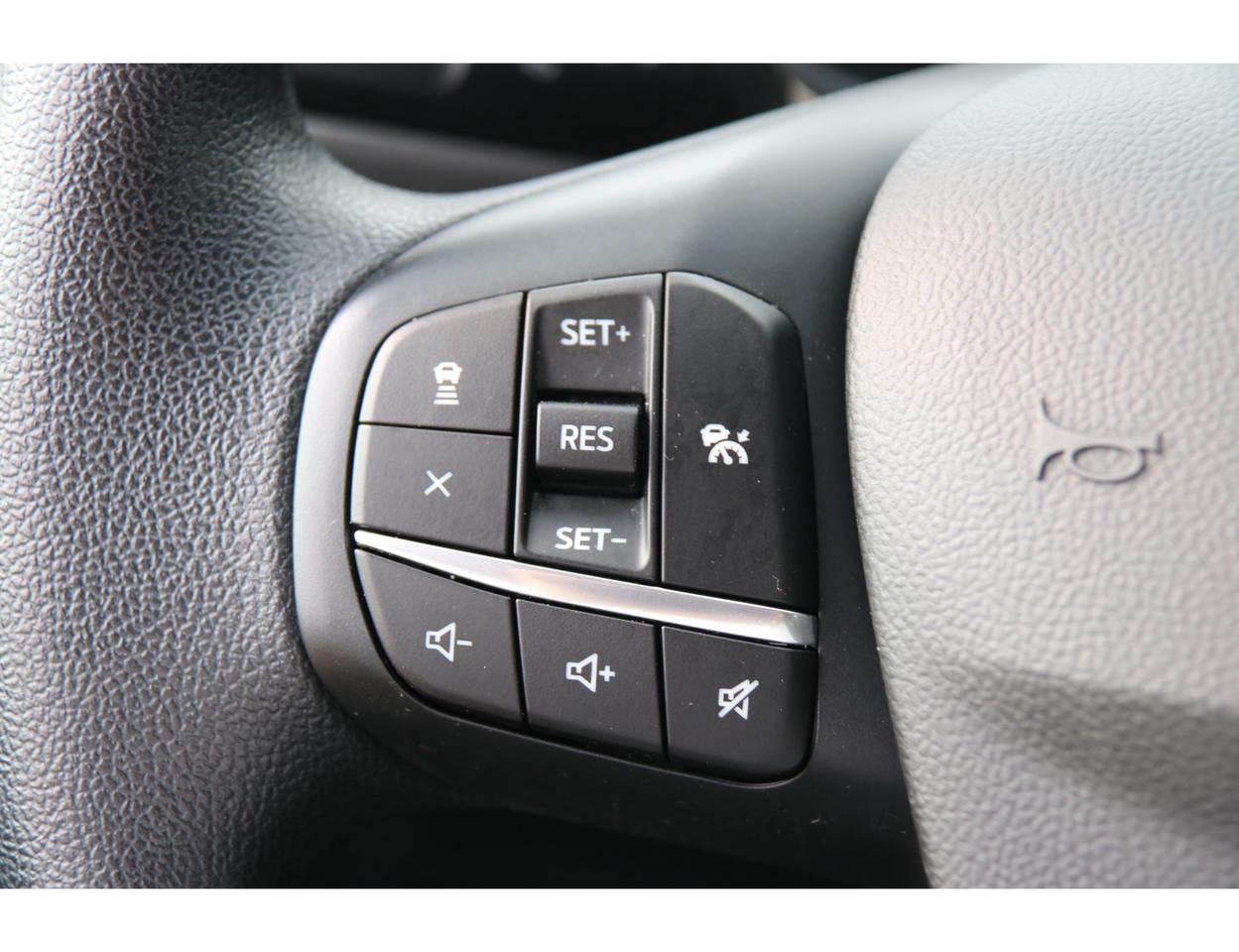 2020 Ford Escape SE AWD Photo