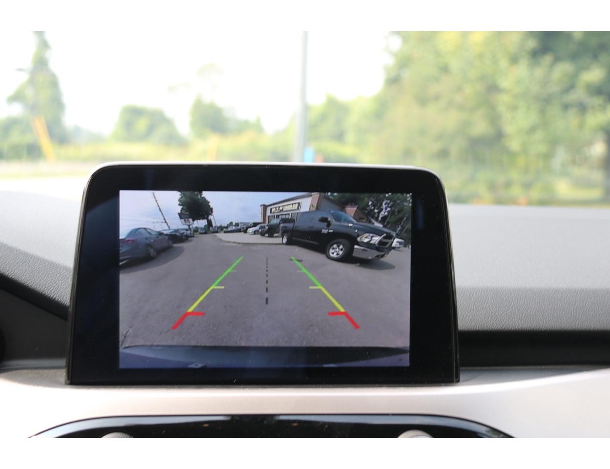 2020 Ford Escape SE AWD Photo