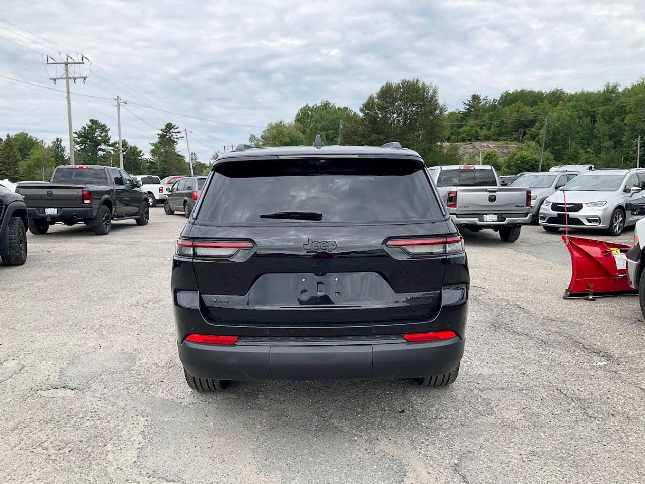 2024 Jeep Grand Cherokee L Limited Photo4