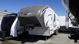 Used 2013 Keystone COUGAR 333MKS 5th Wheel Trailer With 3 Slides for sale in Burnaby, BC