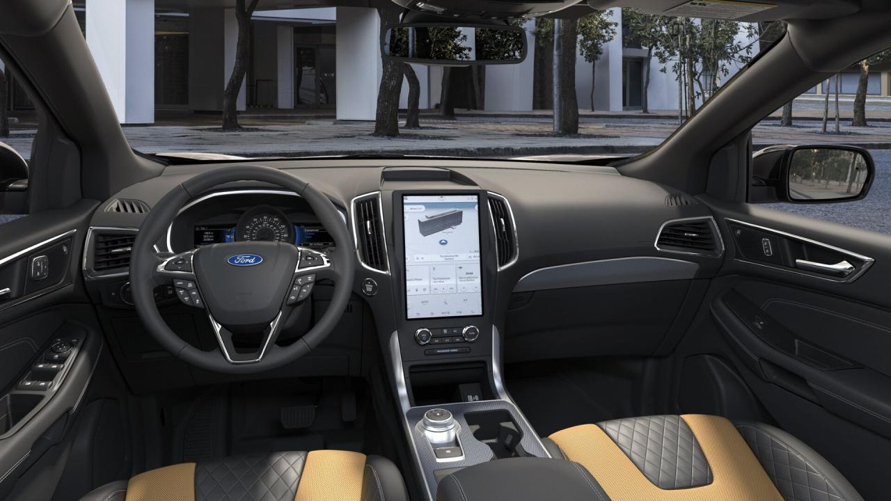 2024 Ford Edge Titanium Photo5