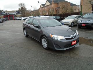 2013 Toyota Camry LE/ LEATHER / REAR CAM / HEATED SEATS / AC/ MINT - Photo #3