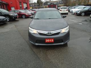 2013 Toyota Camry LE/ LEATHER / REAR CAM / HEATED SEATS / AC/ MINT - Photo #2