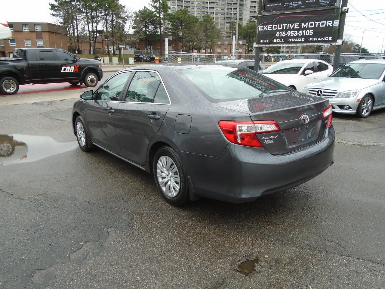 2013 Toyota Camry LE/ LEATHER / REAR CAM / HEATED SEATS / AC/ MINT - Photo #7