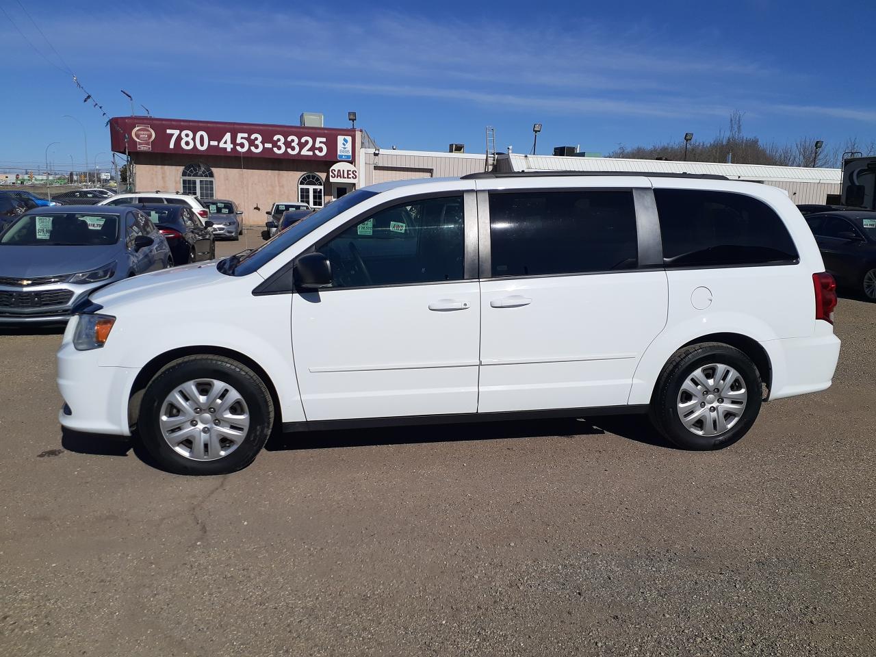 2016 Dodge Grand Caravan SXT, 7 Pass, Full Sto N Go, Dual Climate Control - Photo #4