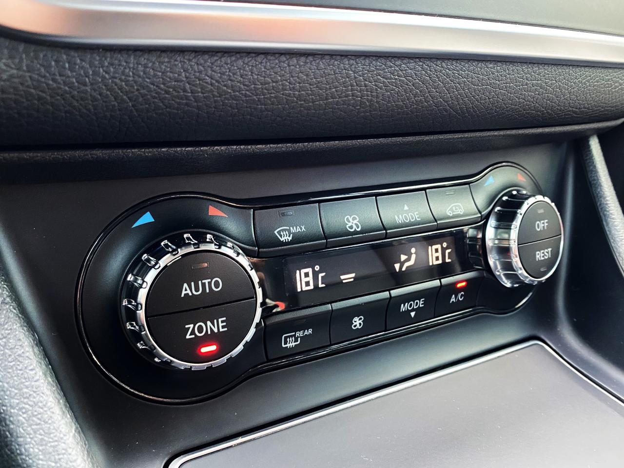 2018 Mercedes-Benz CLA-Class CLA 250-4MATIC-AMG-SPORT-NAVI-CAMERA-PANO ROOF - Photo #33