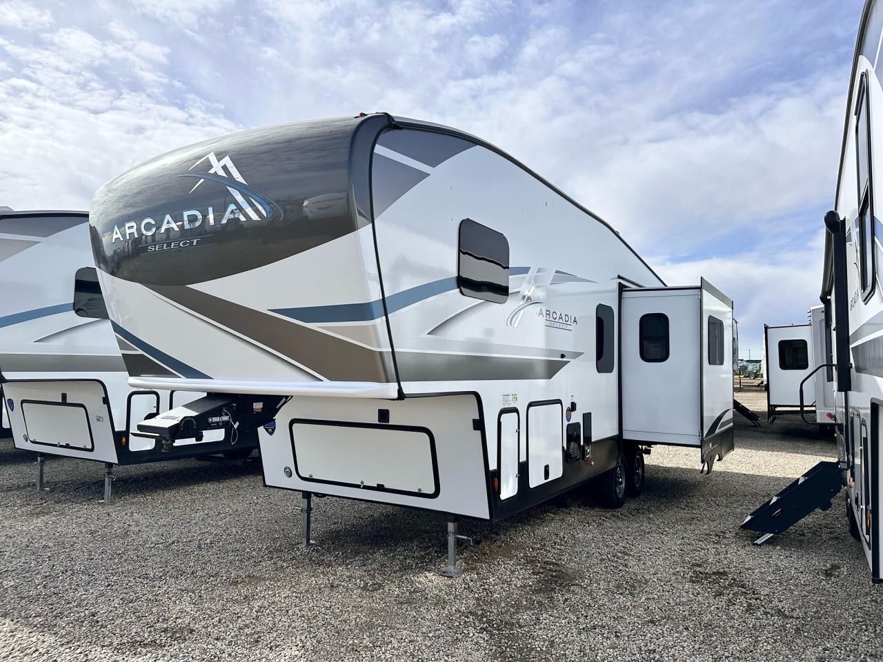 New 2024 Arcadia Select 27SBH in Camrose, Alberta. Selling for 59,900
