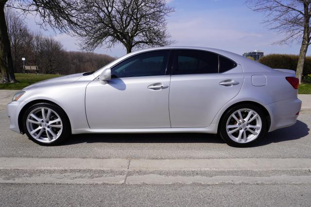 2006 Lexus IS 250 ULTRA RARE / MANUAL / LEATHER/ LOW KMS/ IMMACULATE