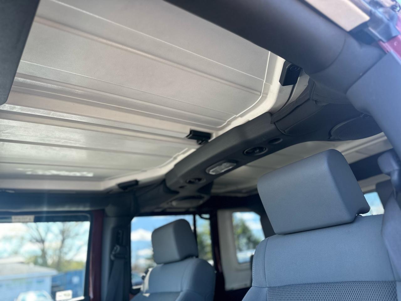 2009 Jeep Wrangler 4WD Sahara Manual Photo