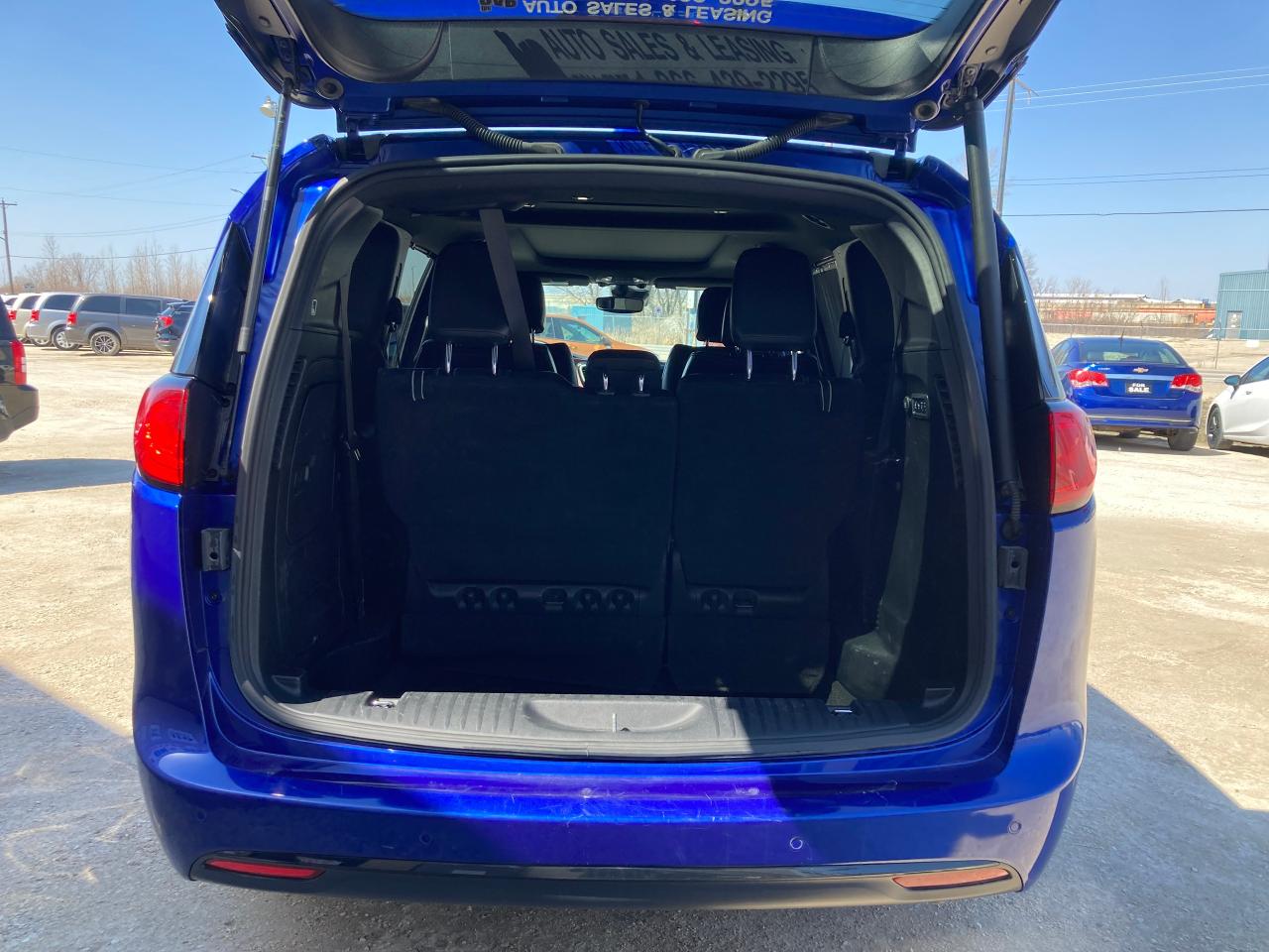 2020 Chrysler Pacifica Limited - Photo #6