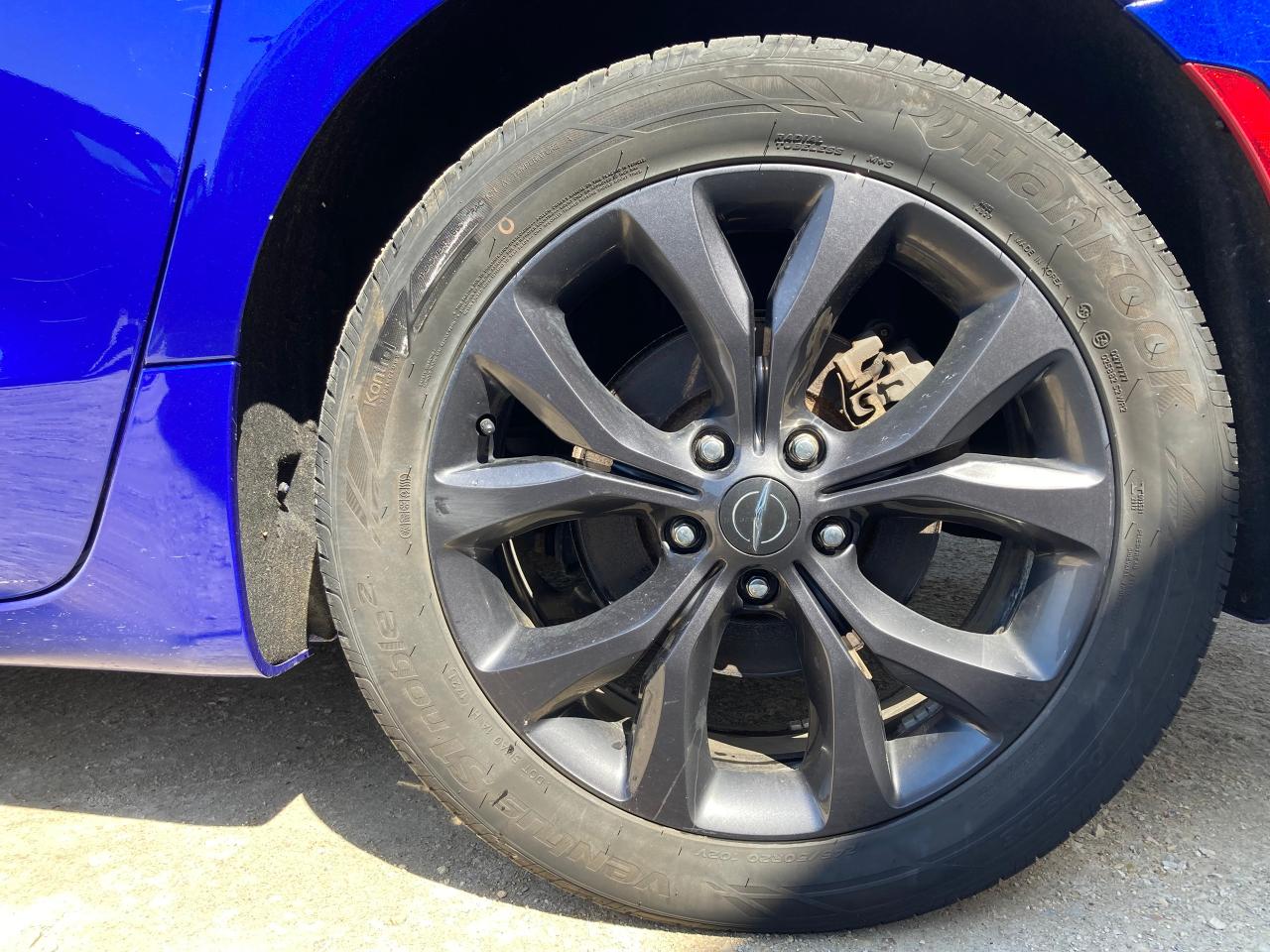 2020 Chrysler Pacifica Limited - Photo #25