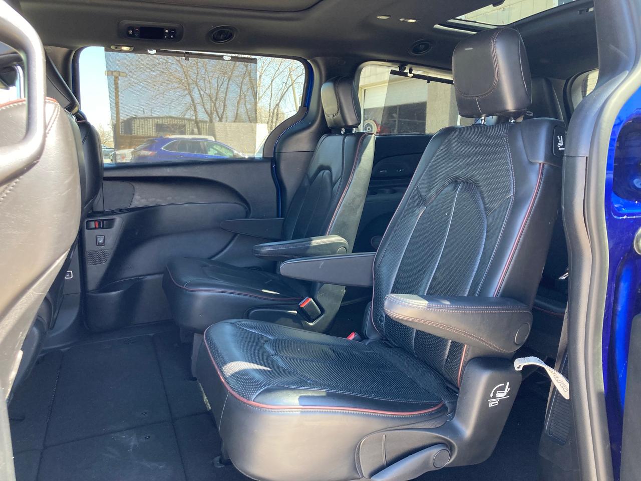 2020 Chrysler Pacifica Limited - Photo #17