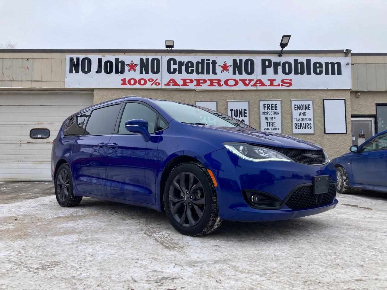 2020 Chrysler Pacifica Limited - Photo #1