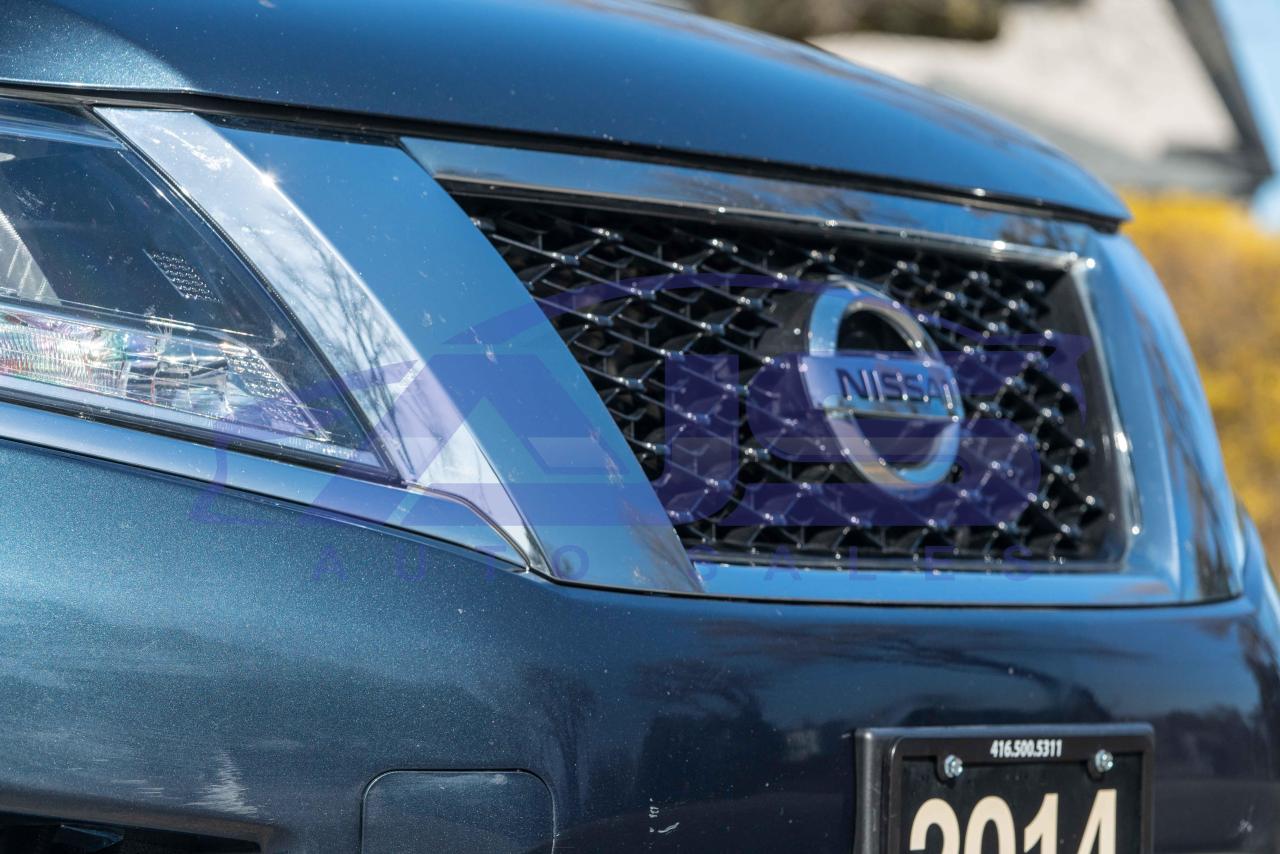 2014 Nissan Pathfinder SV - Photo #3
