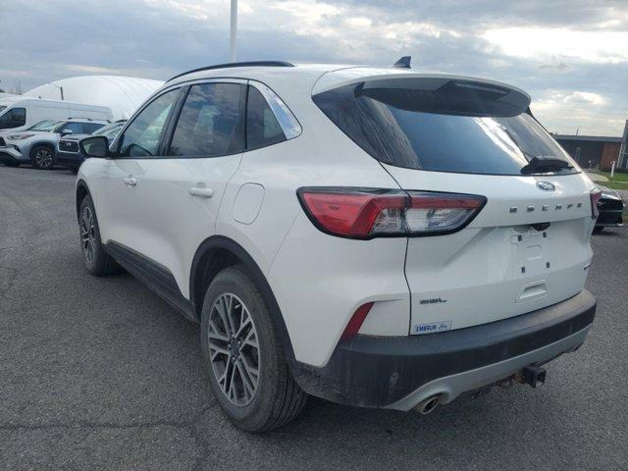2020 Ford Escape SEL Photo2