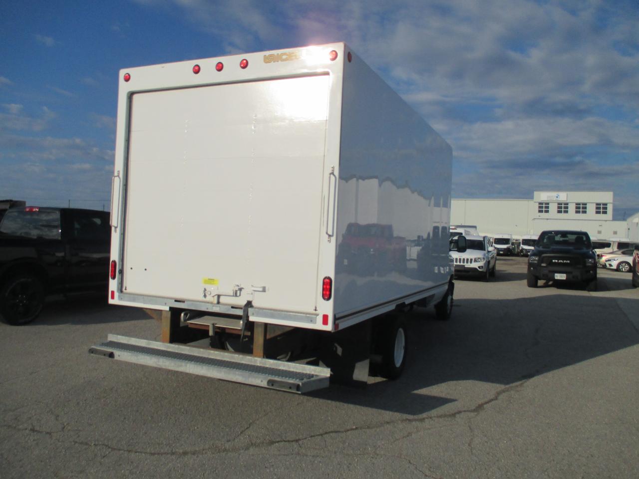 2024 Ford E450 E-450 DRW 176" WB 16 Ft. unicell body - Photo #5