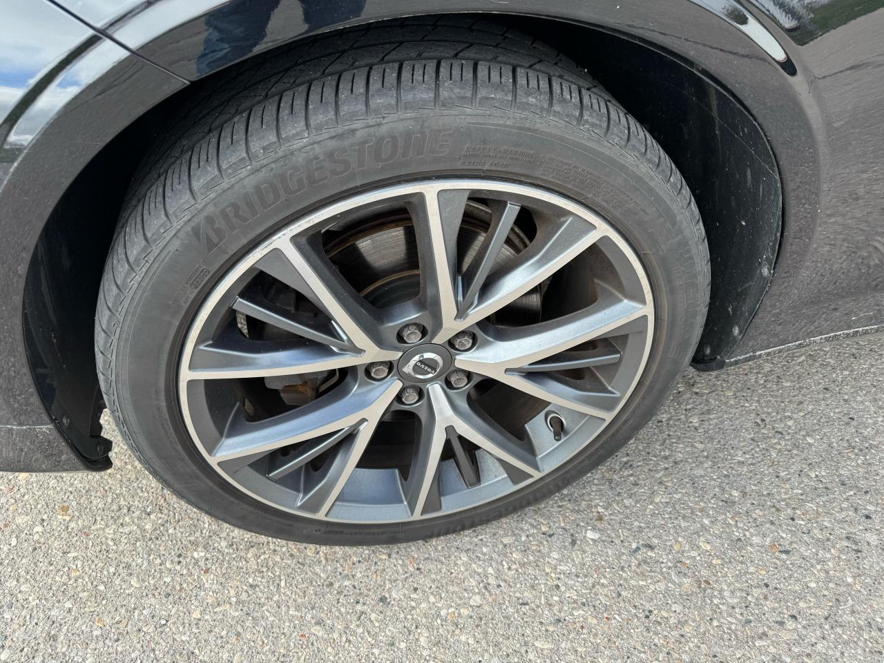 2018 Volvo S90 Momentum 4 extra rims with winter tires and highway kms - Photo #14