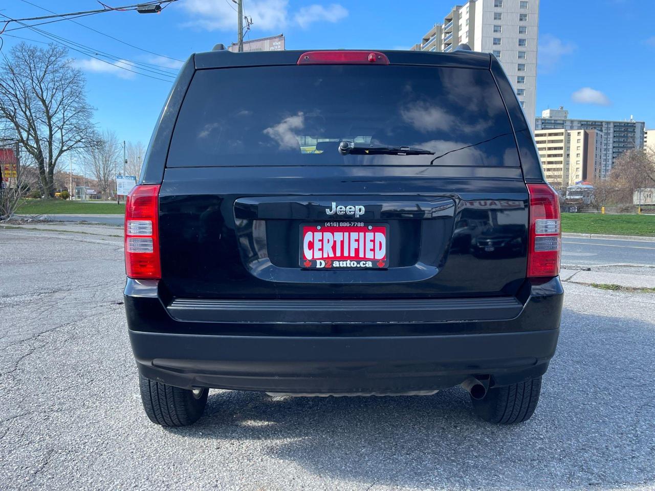 2012 Jeep Patriot SPORT TRIM/LOW MILEAGE/SUNROOF/ALLOY RIM/CERTIFIED - Photo #4