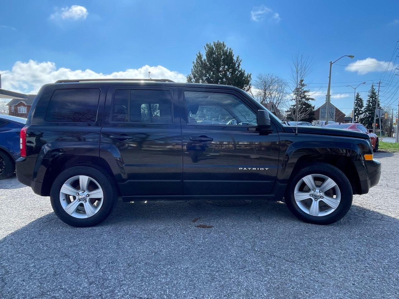 2012 Jeep Patriot SPORT TRIM/LOW MILEAGE/SUNROOF/ALLOY RIM/CERTIFIED - Photo #6