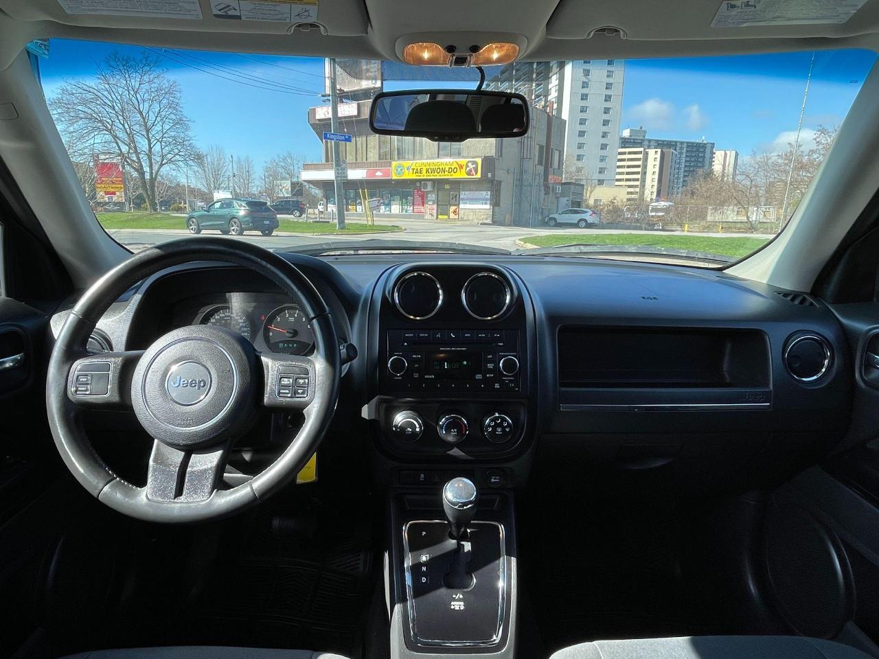 2012 Jeep Patriot SPORT TRIM/LOW MILEAGE/SUNROOF/ALLOY RIM/CERTIFIED - Photo #14