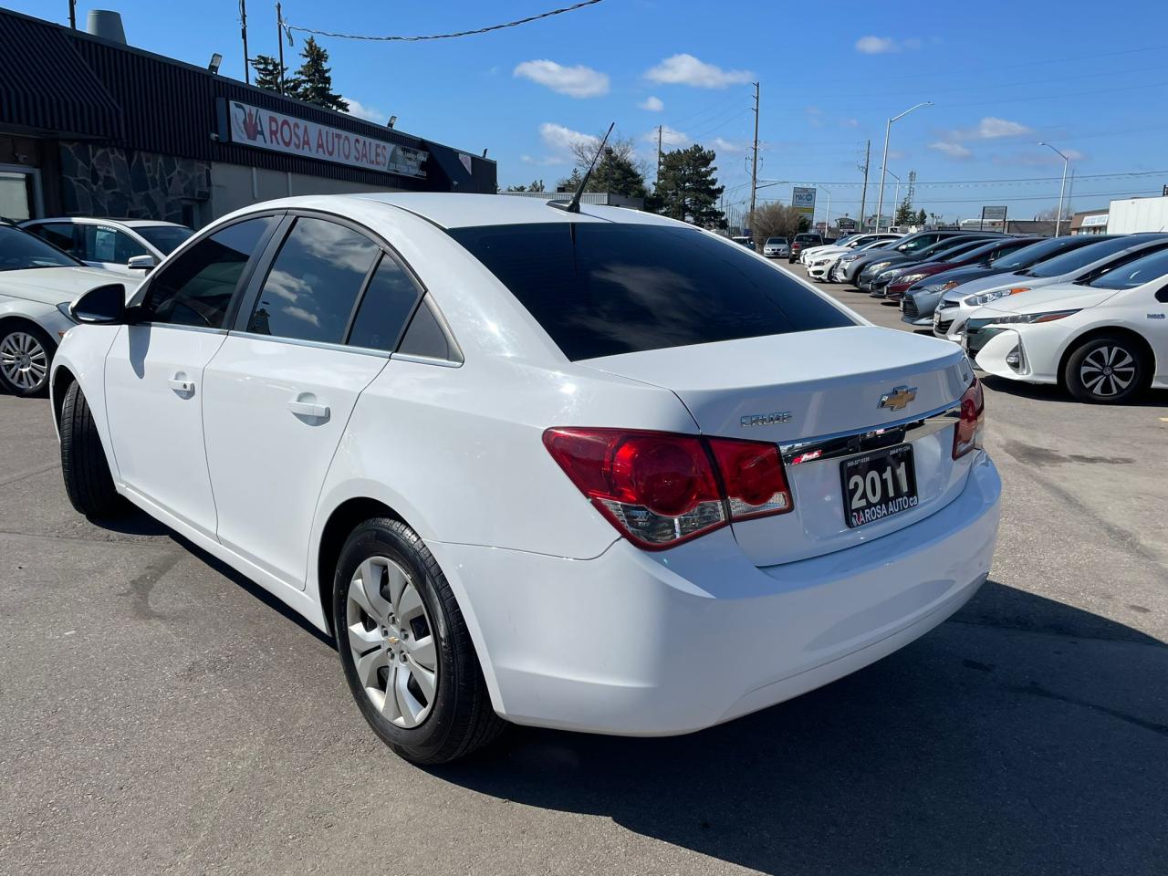 2011 Chevrolet Cruze 4dr Sdn LT Turbo w/1SA NEW TIRES SAFETY CERTIFED - Photo #4