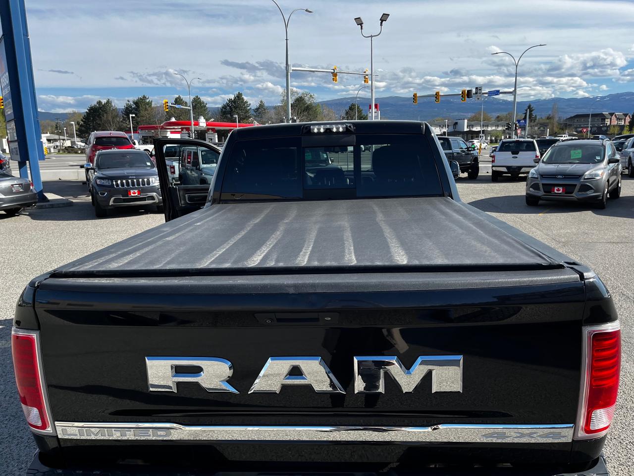 2018 RAM 3500 LIMITED 4X4 CREW CAB 6'4" BOX - Photo #29