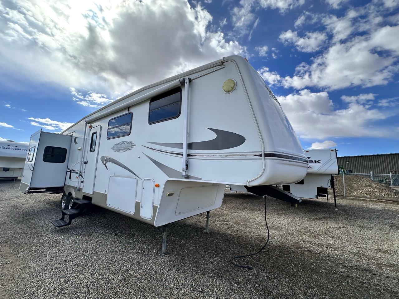 2007 Montana Mountaineer 327RLT 