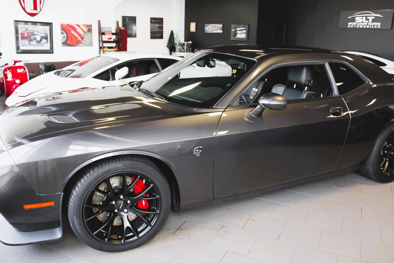 2016 Dodge Challenger SRT Hellcat ONLY 1651 KMS! 707HP! - Photo #4
