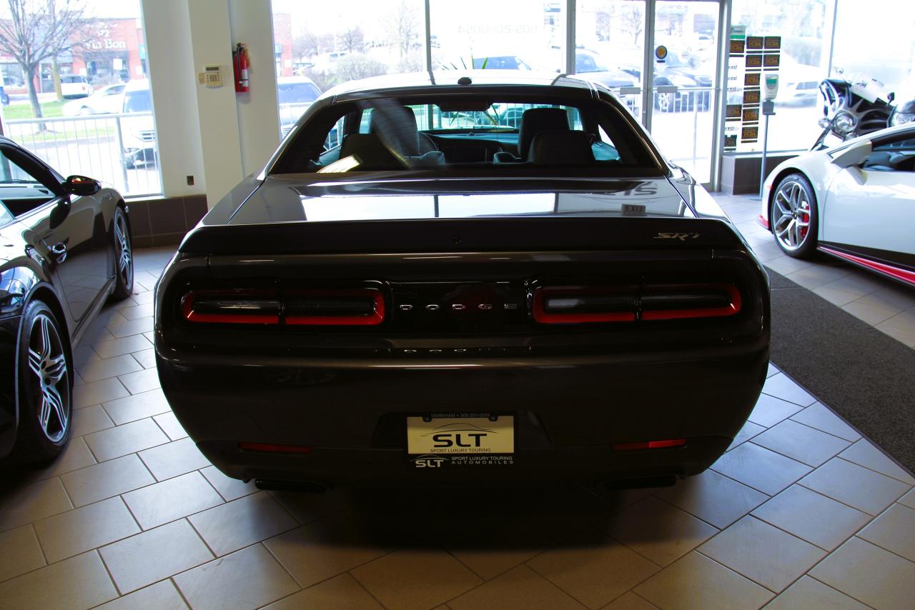 2016 Dodge Challenger SRT Hellcat ONLY 1651 KMS! 707HP! - Photo #7