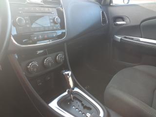 2011 Chrysler 200 Convertible, Htd Seats, Remote Start - Photo #21