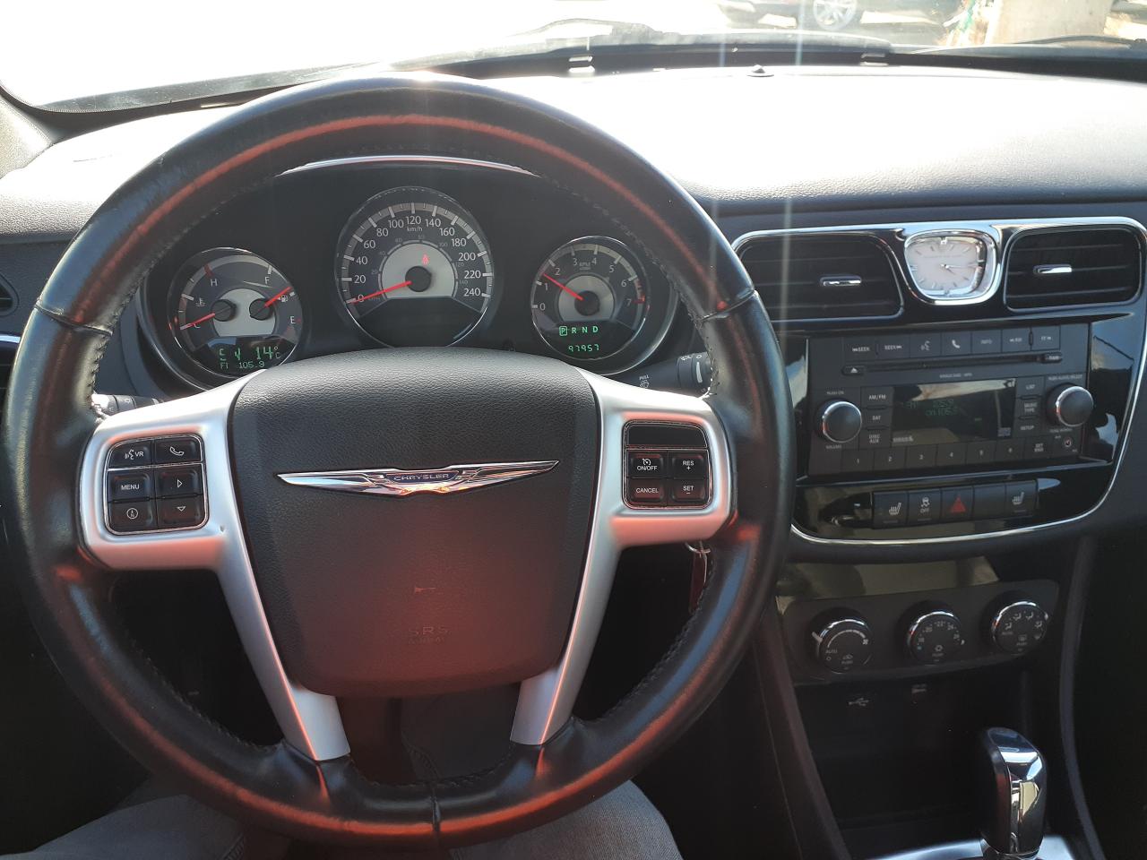 2011 Chrysler 200 Convertible, Htd Seats, Remote Start - Photo #12