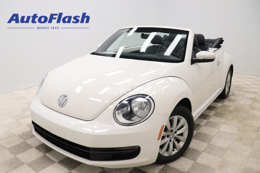 Used 2014 Volkswagen Beetle Convertible 2.5L, CONVERTIBLE, CUIR / LEATHER, MAGS for Sale in Saint-Hubert, Quebec