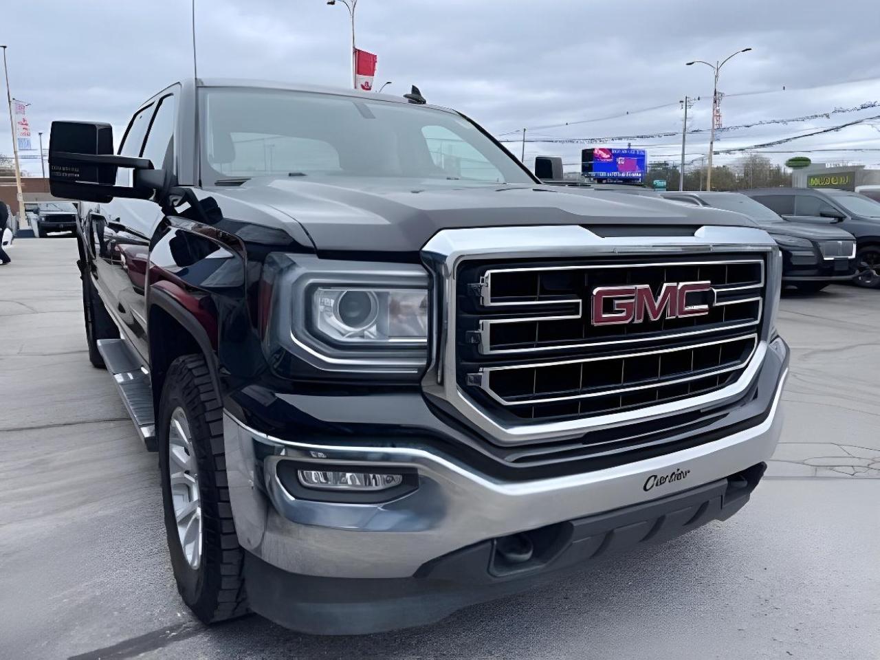 Used 2018 GMC Sierra 1500 4WD Crew Cab SLE MINT ! WE FINANCE ALL CREDIT for sale in London, ON