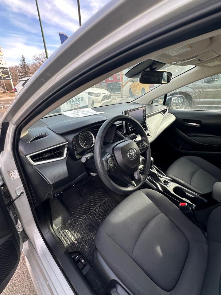 2021 Toyota Corolla LE - Photo #9