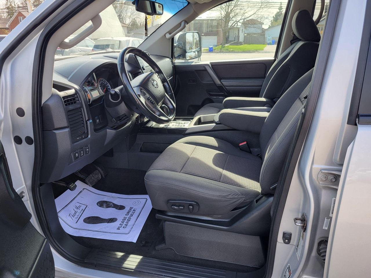 2013 Nissan Titan Pro-4X Photo