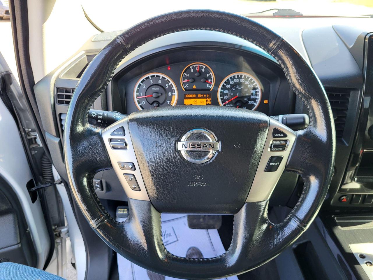 2013 Nissan Titan Pro-4X Photo