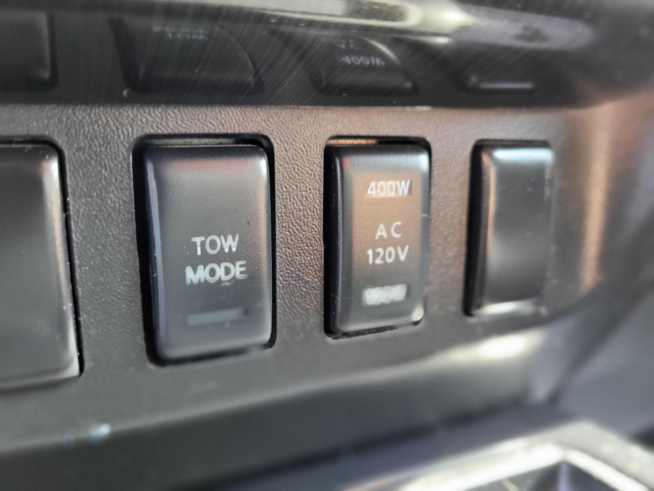 2013 Nissan Titan Pro-4X Photo