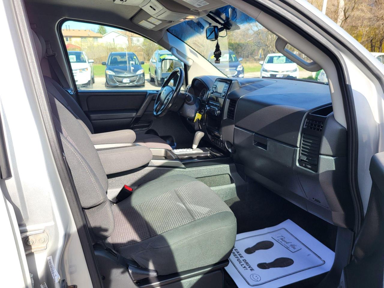 2013 Nissan Titan Pro-4X Photo