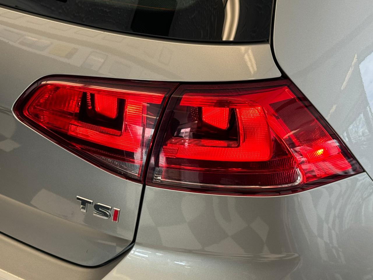 2015 Volkswagen Golf Trendline+New Tires+A/C+Heated Seats+CLEAN CARFAX - Photo #57
