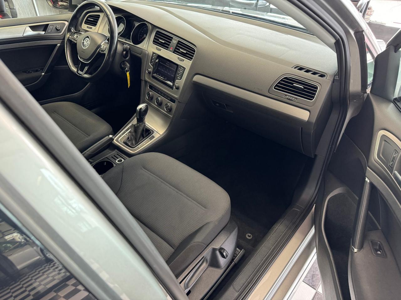 2015 Volkswagen Golf Trendline+New Tires+A/C+Heated Seats+CLEAN CARFAX - Photo #20
