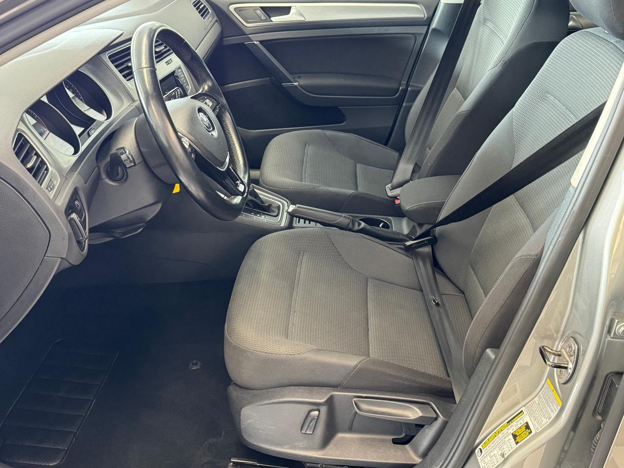 2015 Volkswagen Golf Trendline+New Tires+A/C+Heated Seats+CLEAN CARFAX - Photo #18