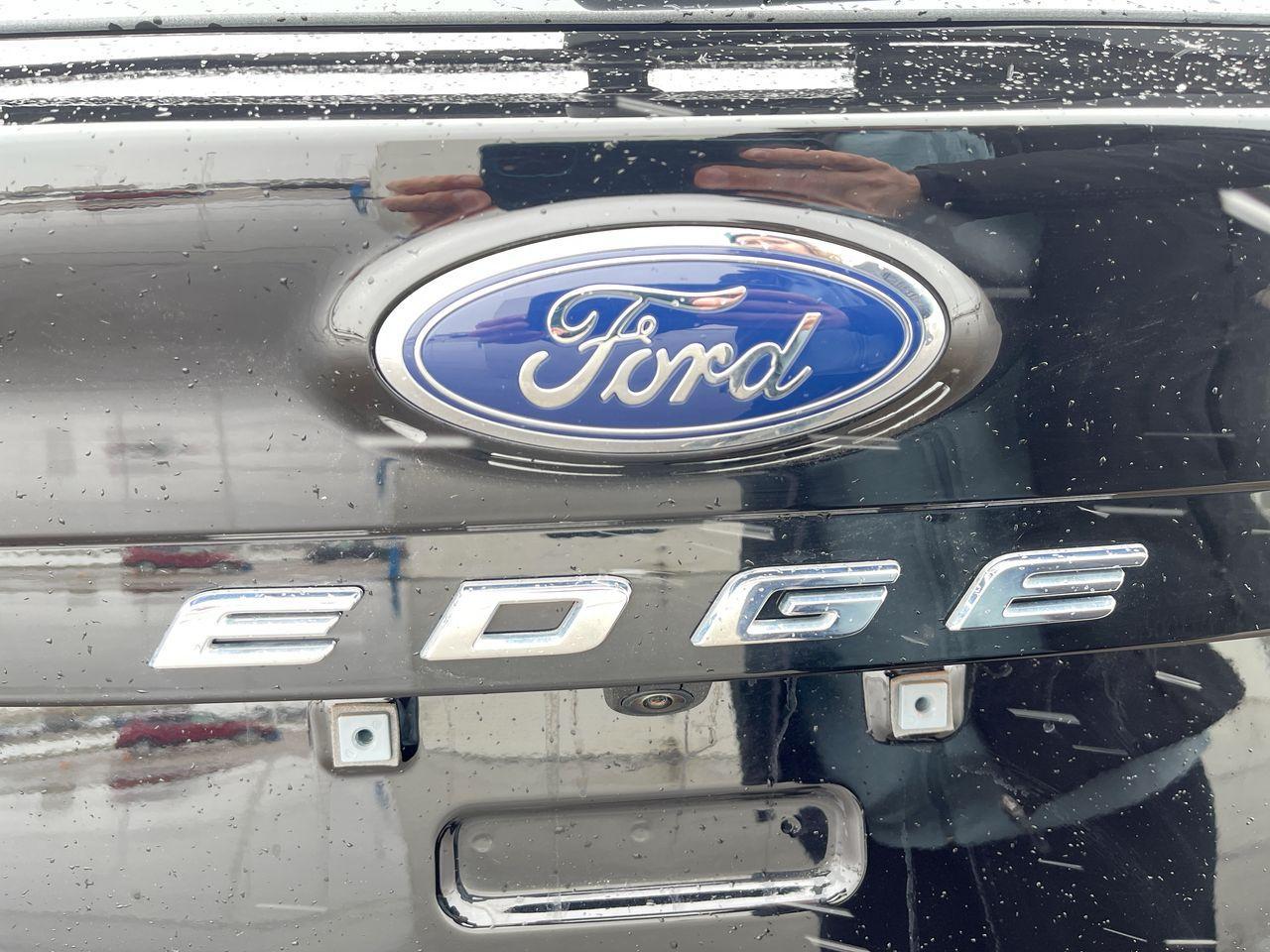 2023 Ford Edge ST Photo5