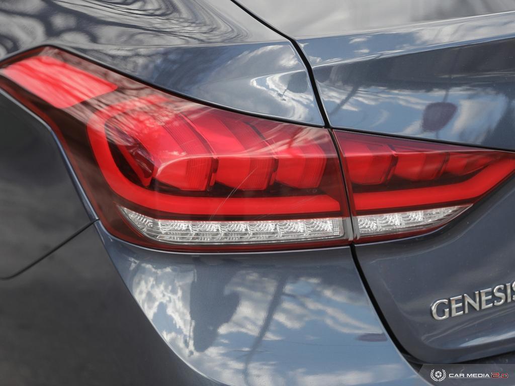 2015 Hyundai Genesis 3.8L Luxury AWD - Photo #12