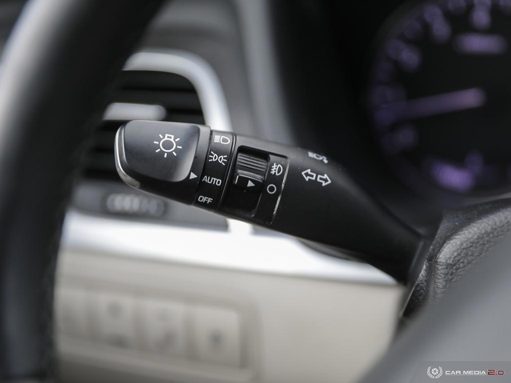 2015 Hyundai Genesis 3.8L Luxury AWD - Photo #16