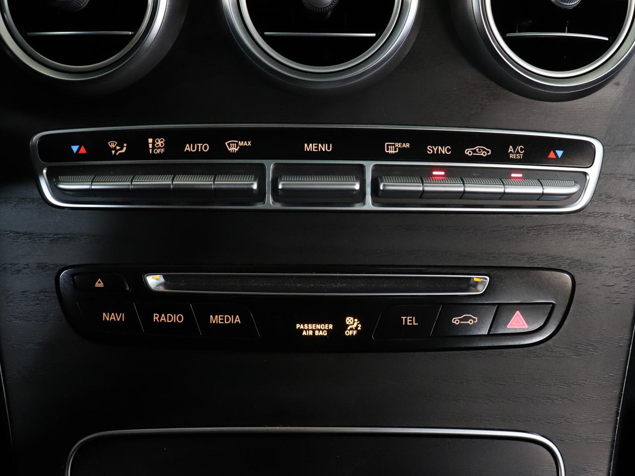 2019 Mercedes-Benz GLC-Class 4MATIC | AMG Night Pkg | Nav | Leather | Pano roof